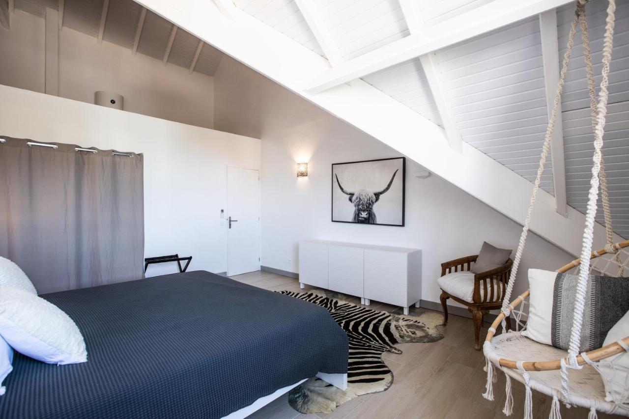 Stunning New Apartment With View Of Orient Bay Quarter of Orleans Eksteriør bilde